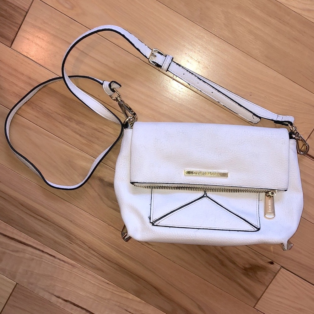 Steve Madden purse, white.